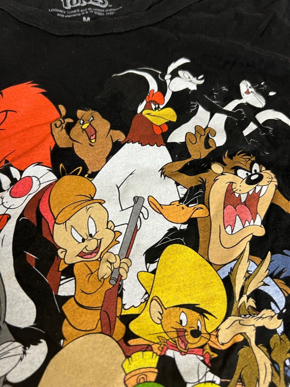 ☀️Black  Looney Tunes Character Collage Tee size medium - Picture 5 of 11